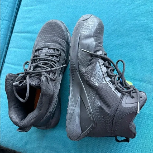 Reebok Men's black Athletic Shoes